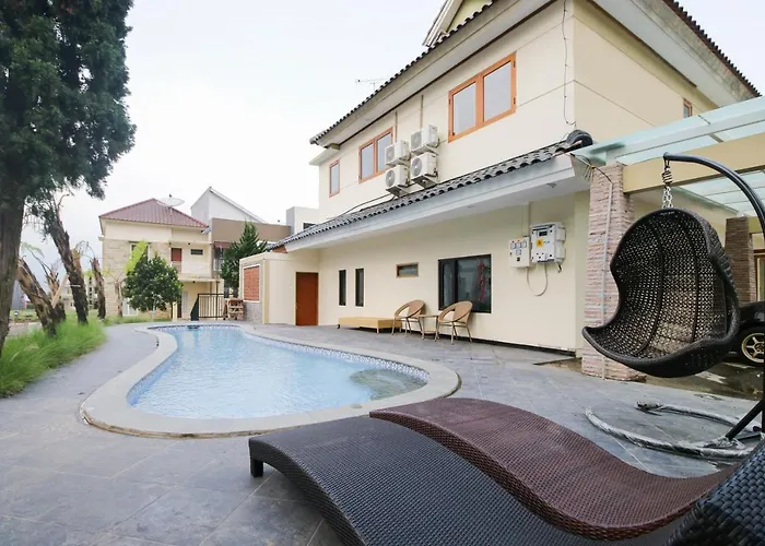 Reddoorz Plus At Panorama Villas Batu