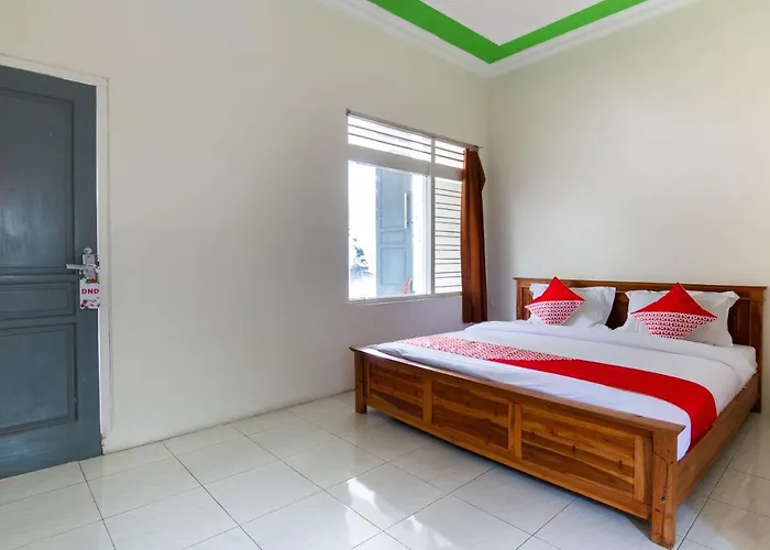 Oyo 3210 Villa Aisya Batu 